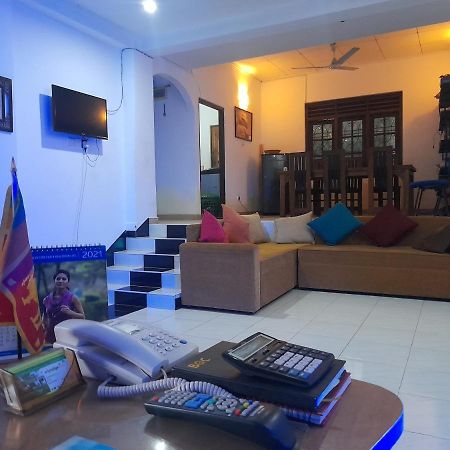 Smart Holiday Inn Ґалле Екстер'єр фото